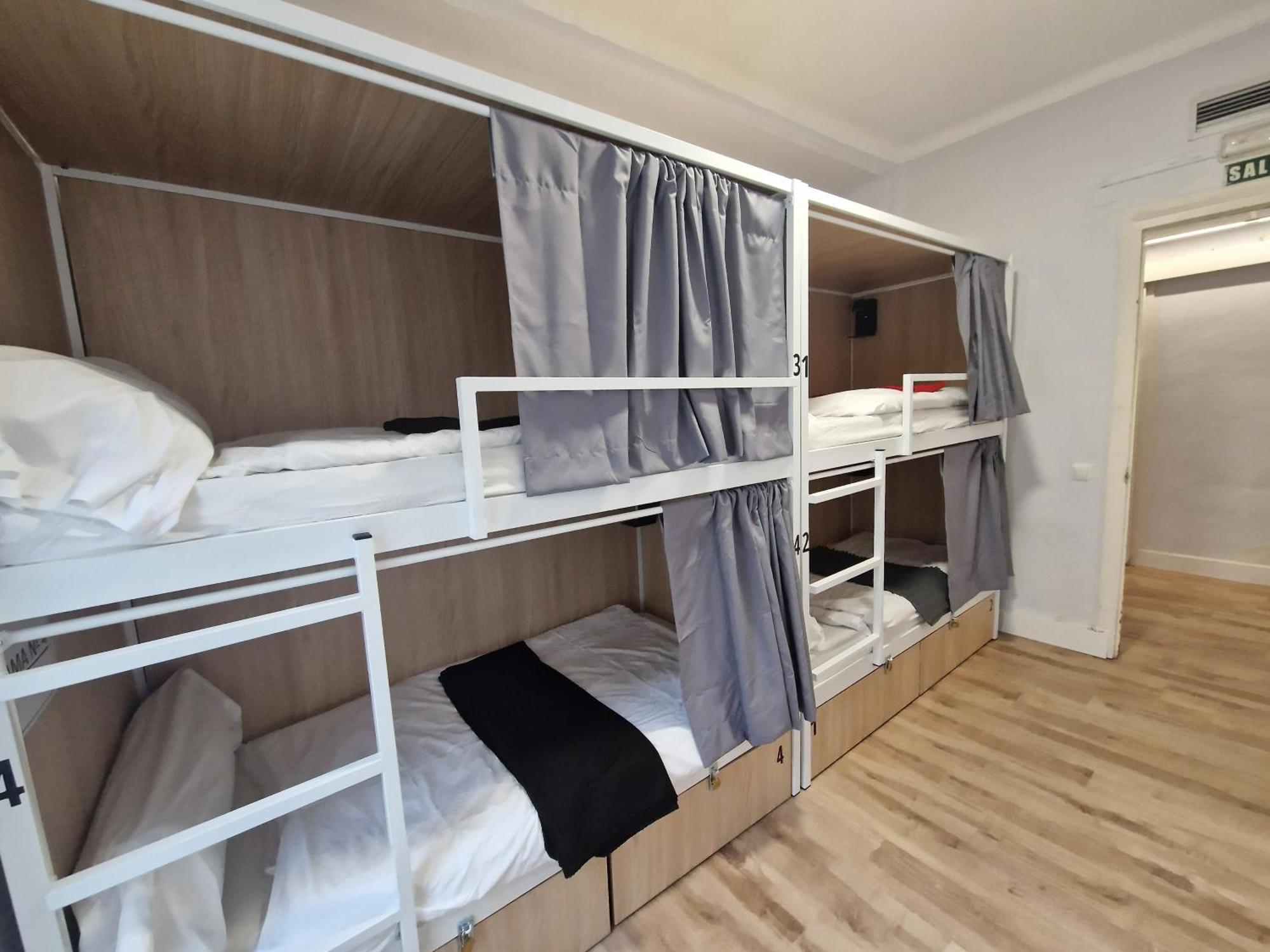 Aloha Hostel Памплона Екстер'єр фото